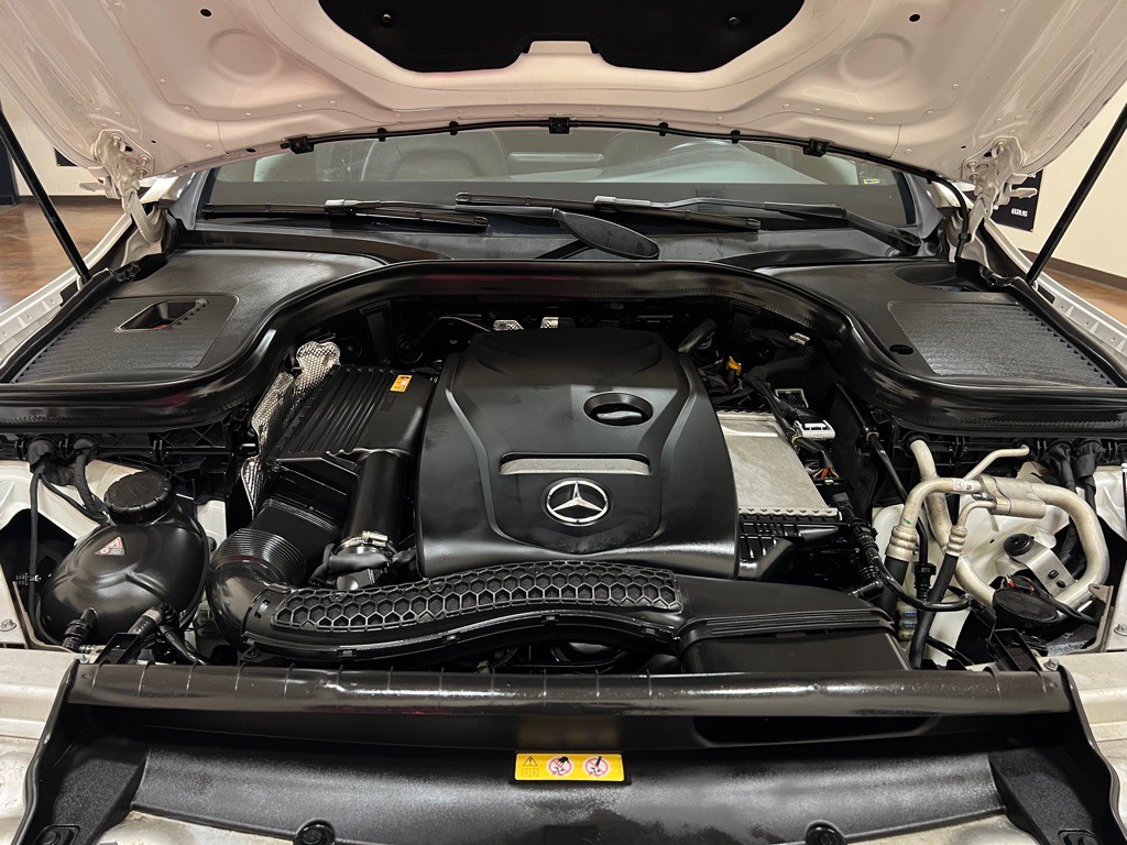 2017 Mercedes-Benz GLC-Class Image 27