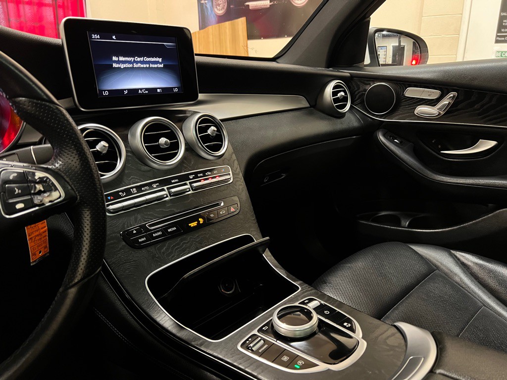 2017 Mercedes-Benz GLC-Class Image 34