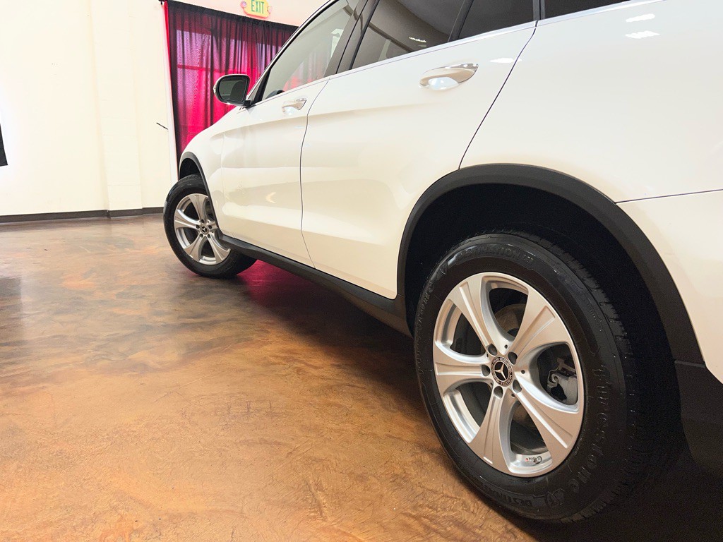 2017 Mercedes-Benz GLC-Class Image 39