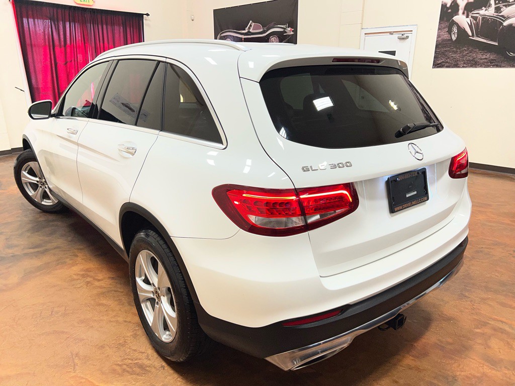 2017 Mercedes-Benz GLC-Class Image 43