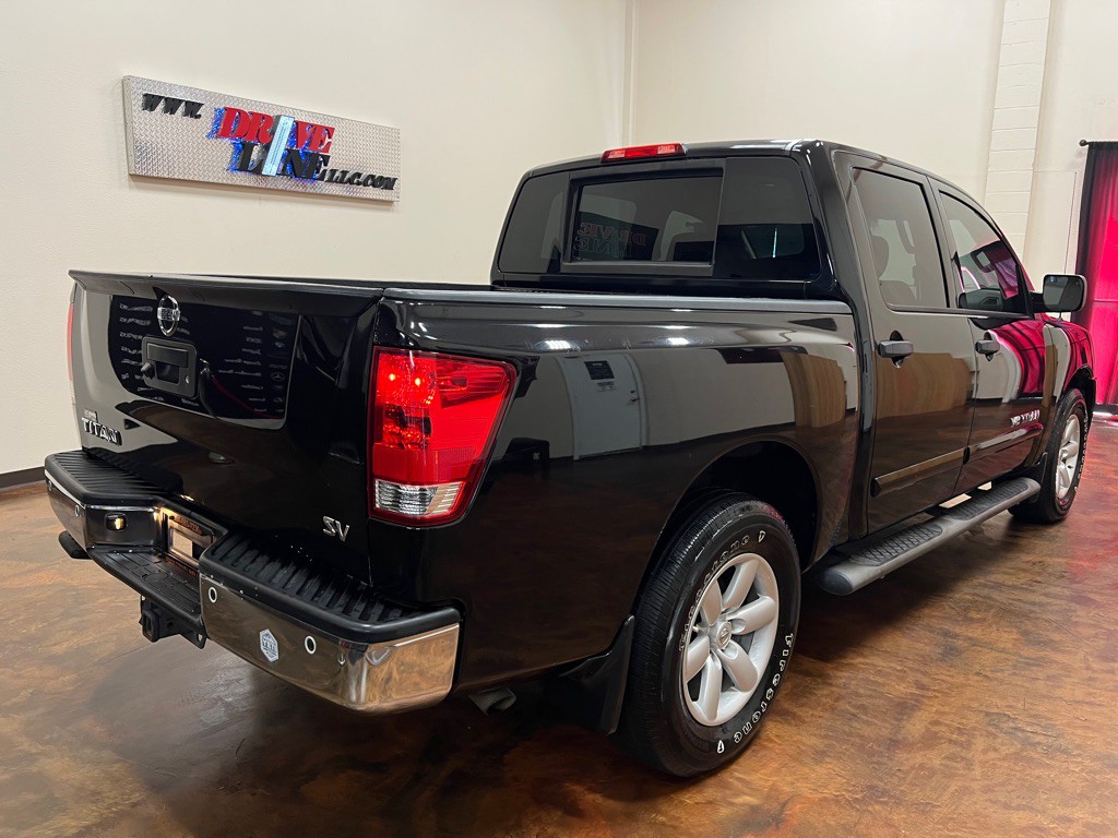 2014 Nissan Titan Image 9