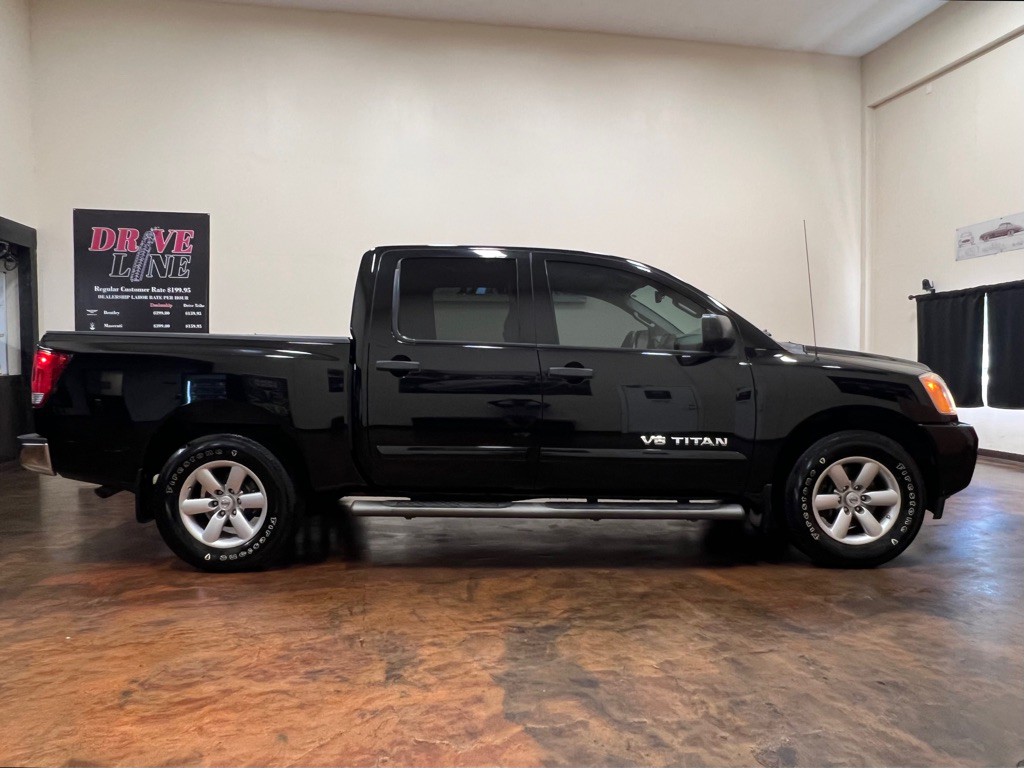 2014 Nissan Titan Image 10