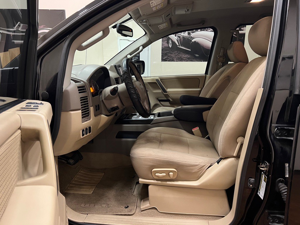 2014 Nissan Titan Image 17