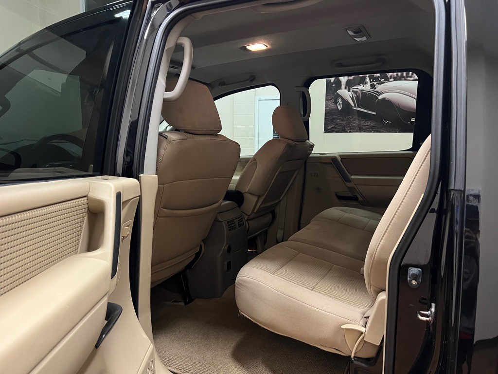 2014 Nissan Titan Image 19