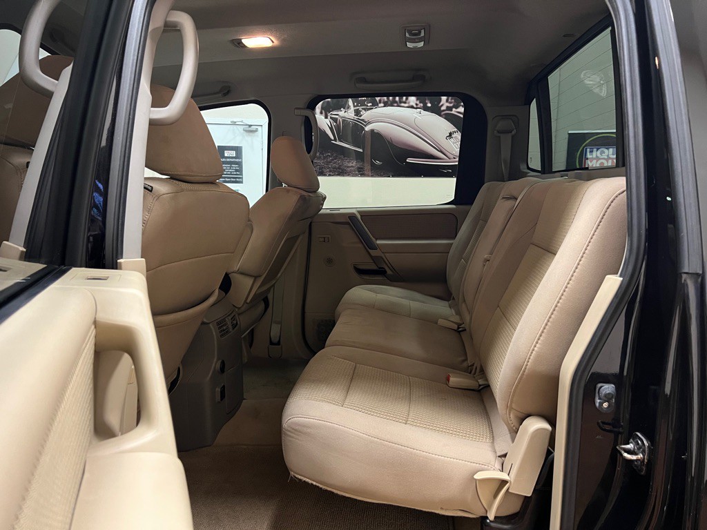 2014 Nissan Titan Image 21