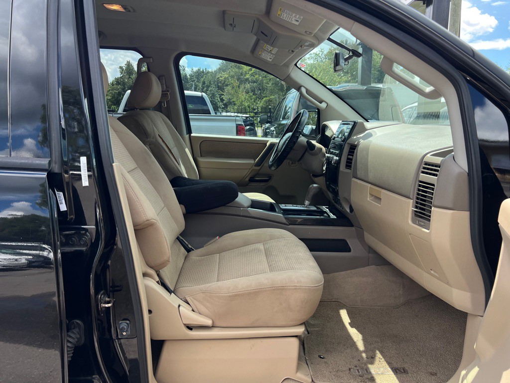 2014 Nissan Titan Image 22