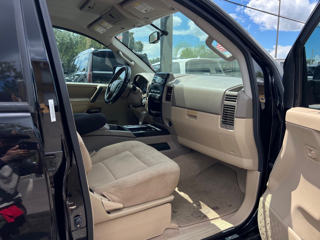 2014 Nissan Titan Image 23