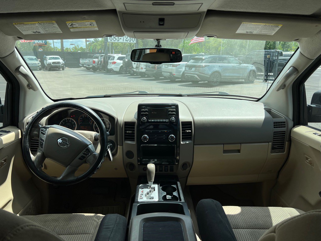 2014 Nissan Titan Image 25