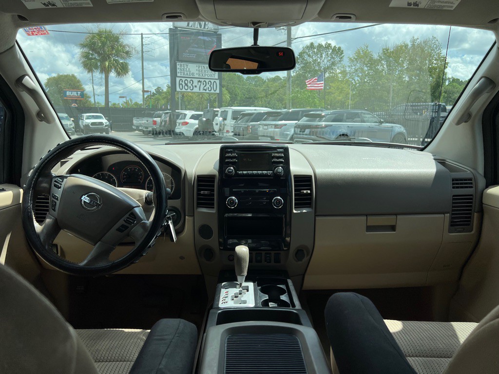 2014 Nissan Titan Image 35