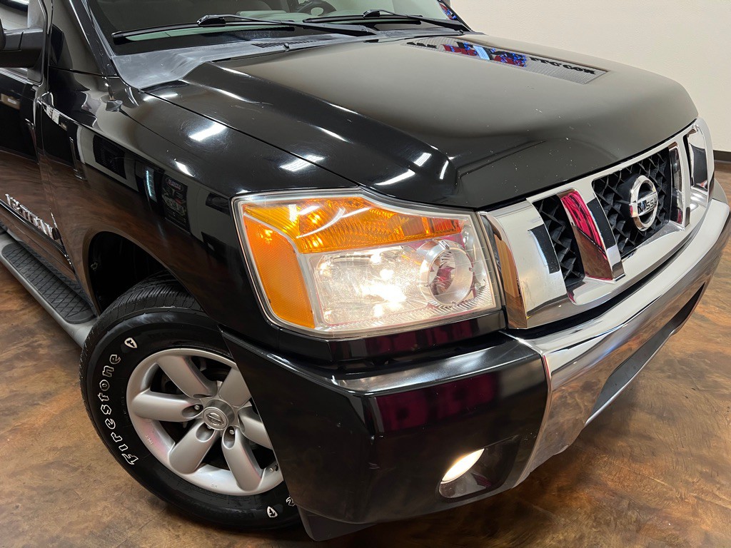 2014 Nissan Titan Image 39