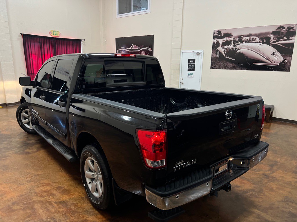 2014 Nissan Titan Image 40