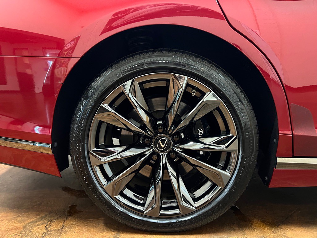 2018 Lexus LS Image 12