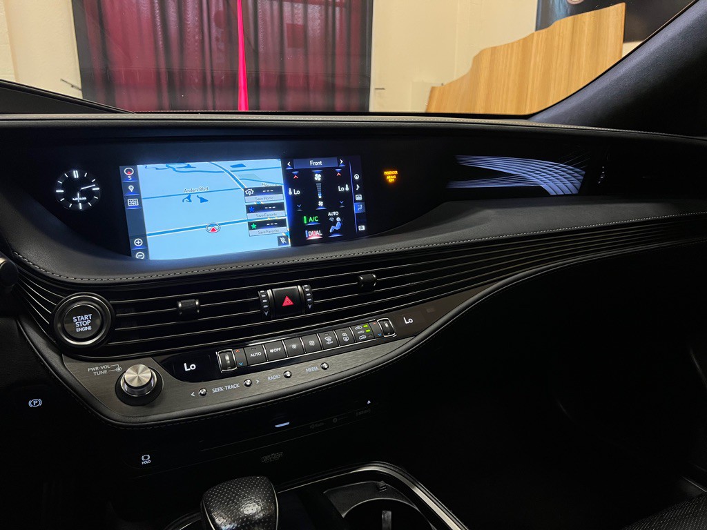 2018 Lexus LS Image 31