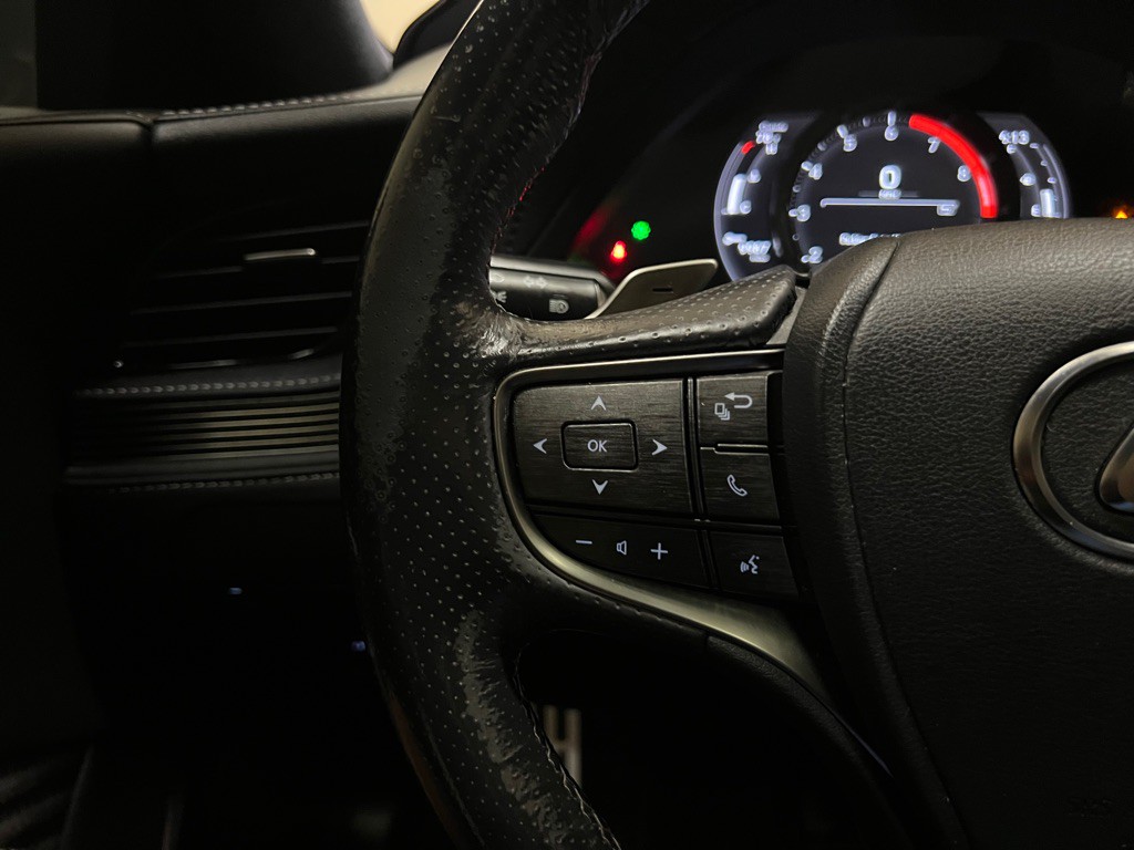 2018 Lexus LS Image 38