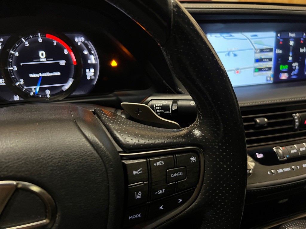 2018 Lexus LS Image 40