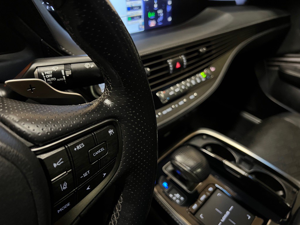 2018 Lexus LS Image 41