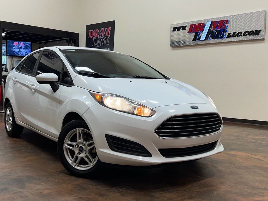 2017 Ford Fiesta Image 1