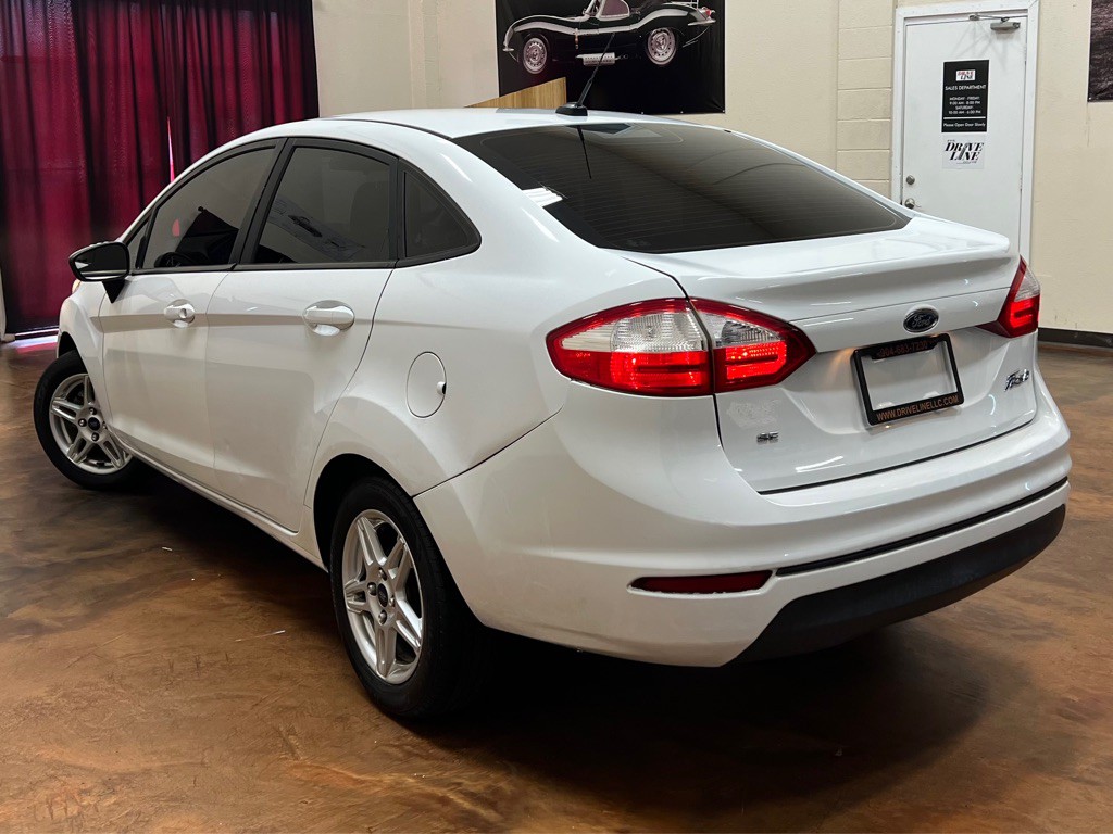 2017 Ford Fiesta Image 2