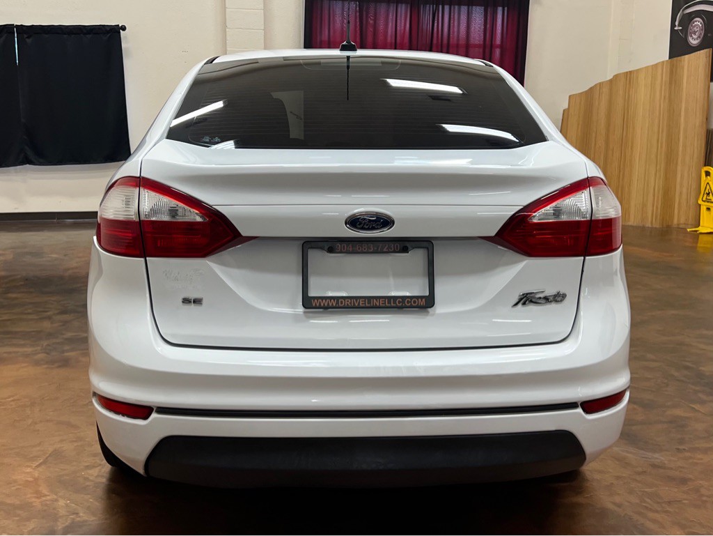 2017 Ford Fiesta Image 8