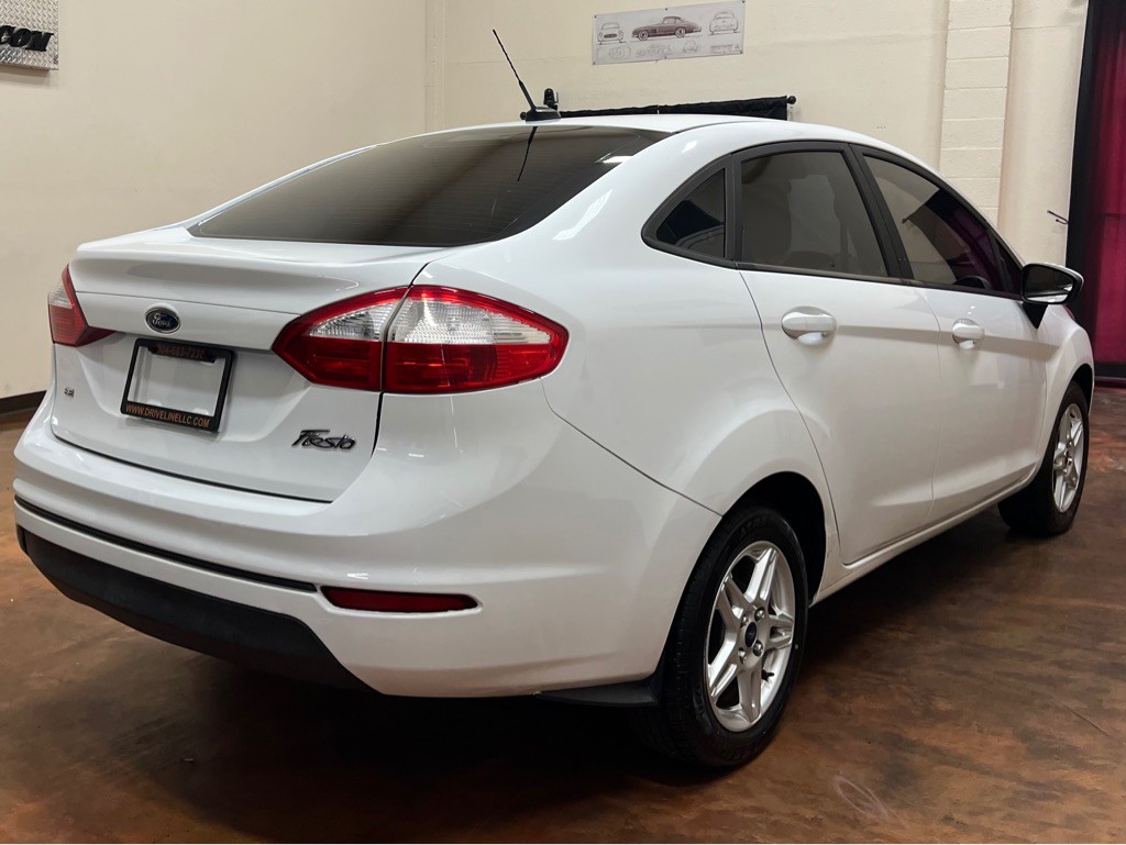 2017 Ford Fiesta Image 9