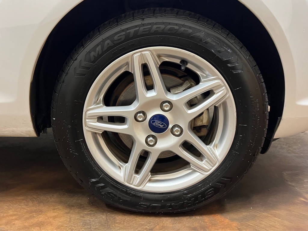 2017 Ford Fiesta Image 12