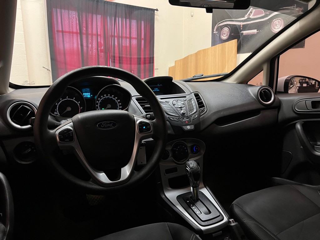 2017 Ford Fiesta Image 13