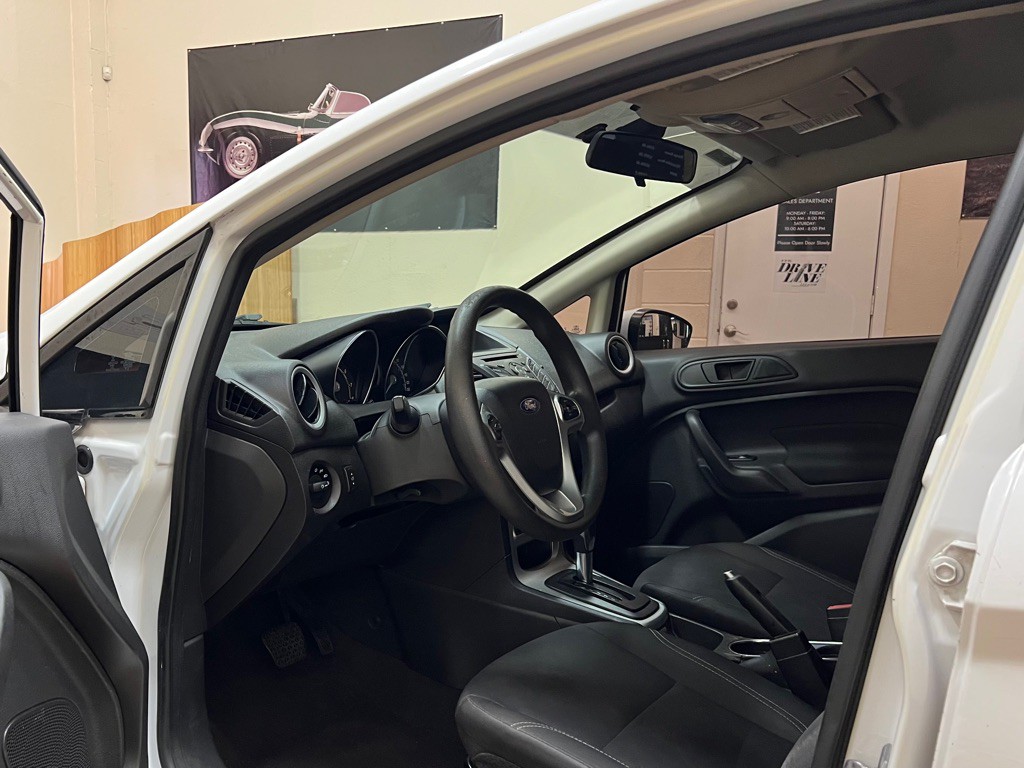 2017 Ford Fiesta Image 16