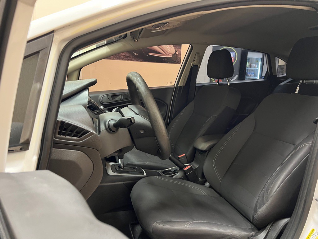 2017 Ford Fiesta Image 18
