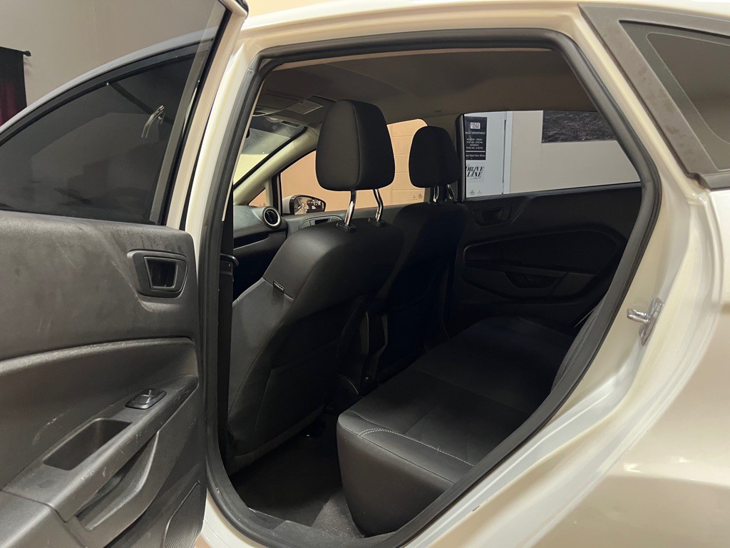 2017 Ford Fiesta Image 19