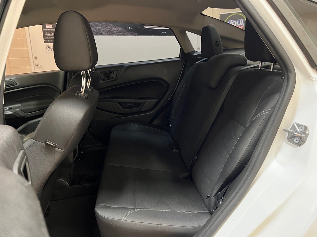 2017 Ford Fiesta Image 21