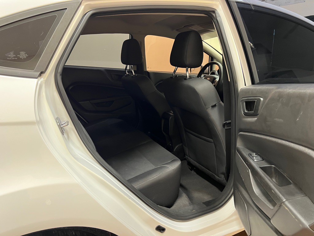 2017 Ford Fiesta Image 24
