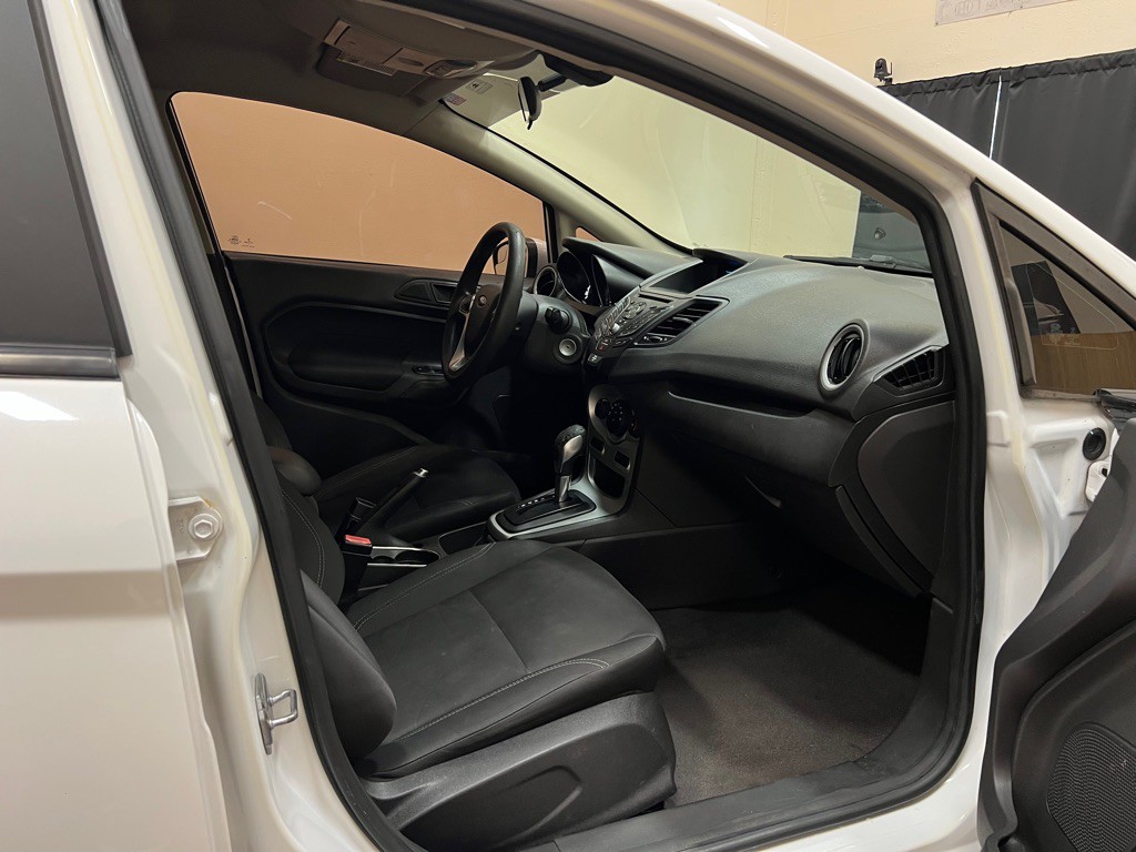 2017 Ford Fiesta Image 27