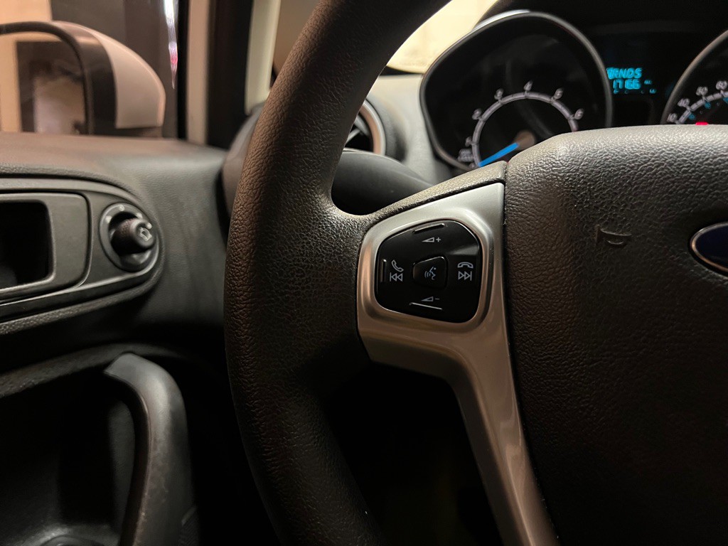 2017 Ford Fiesta Image 31