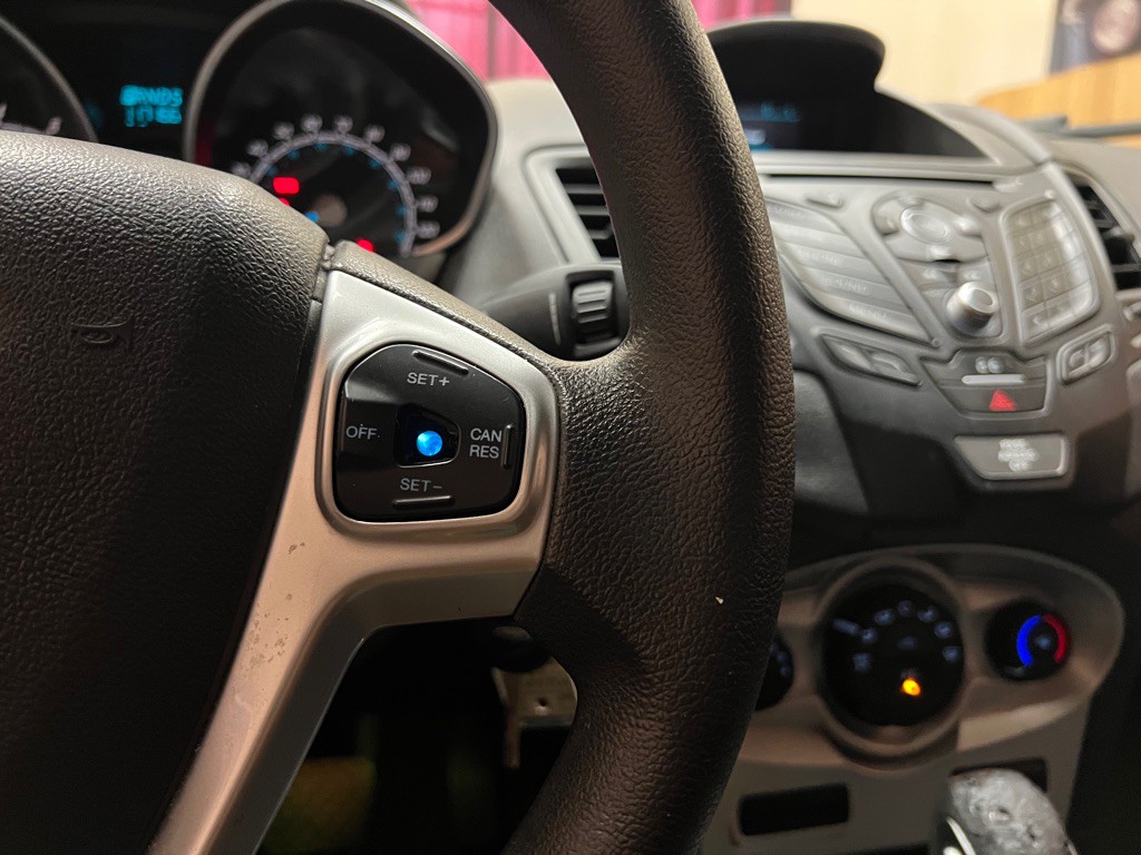 2017 Ford Fiesta Image 32