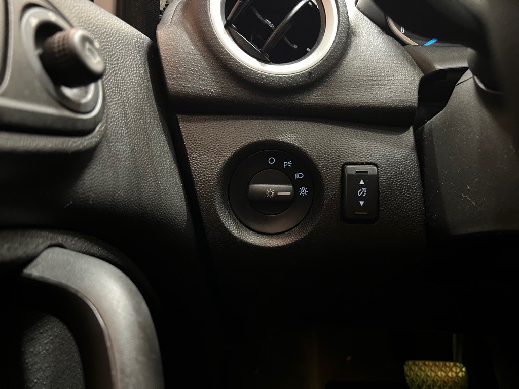 2017 Ford Fiesta Image 35