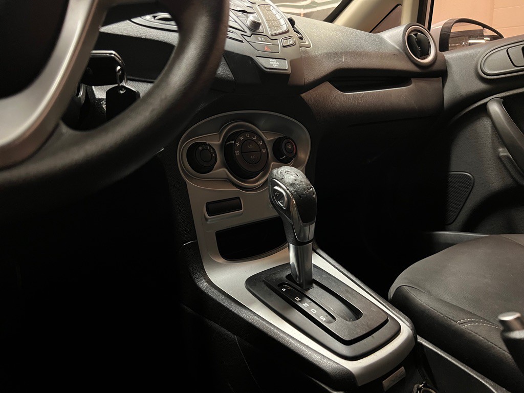 2017 Ford Fiesta Image 37