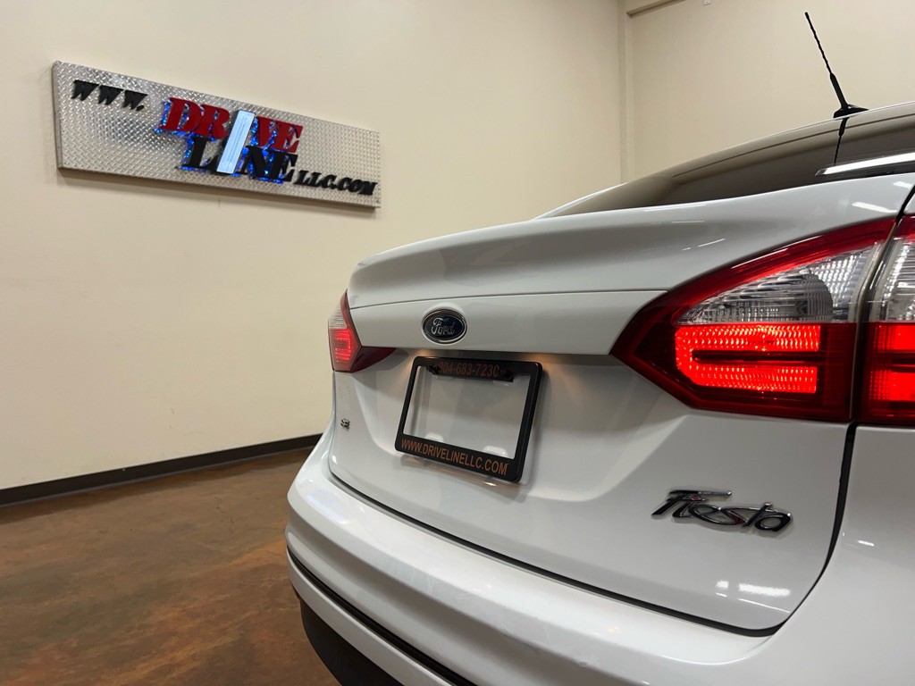 2017 Ford Fiesta Image 46