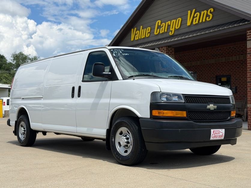 2018 Chevrolet Express Image 2