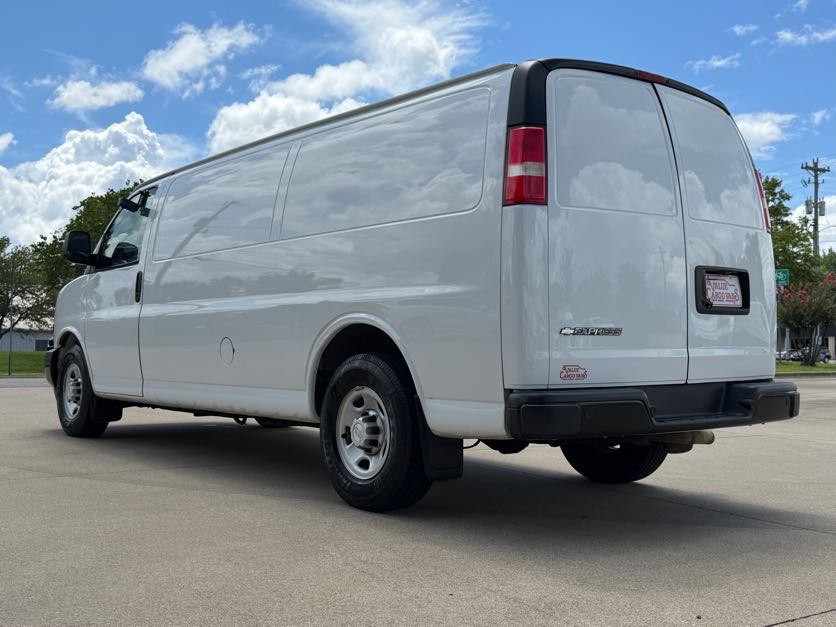 2018 Chevrolet Express Image 20