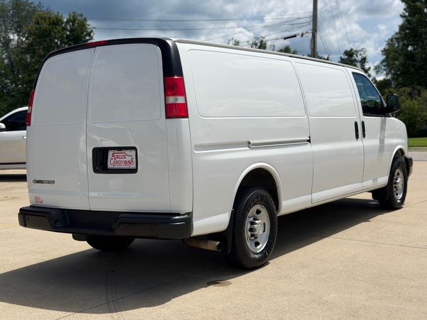 2018 Chevrolet Express Image 22