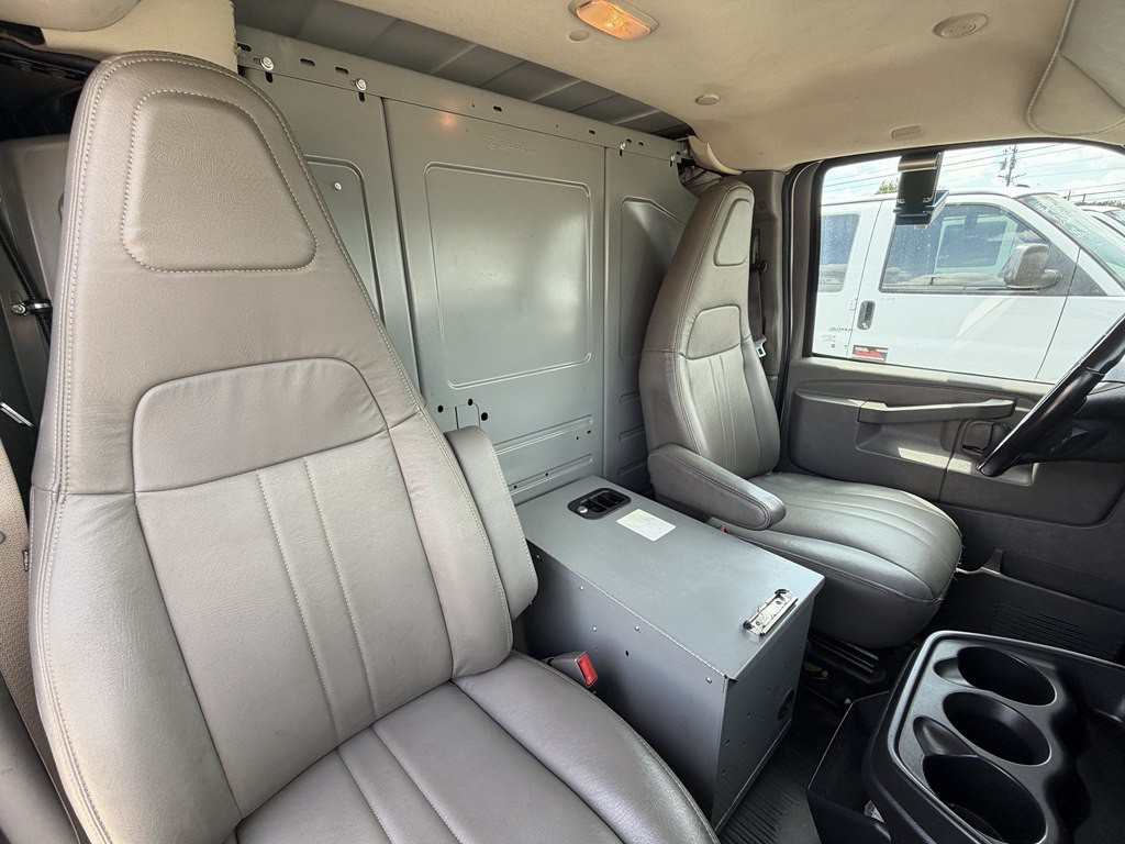 2018 Chevrolet Express Image 26