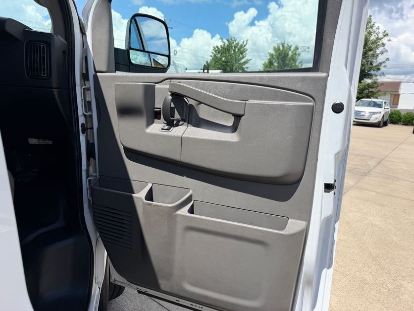 2018 Chevrolet Express Image 28