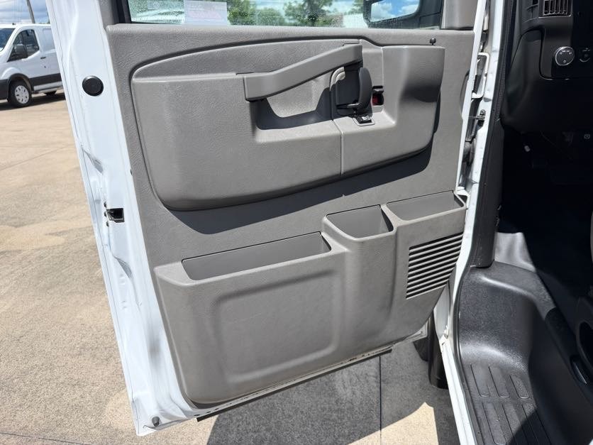 2018 Chevrolet Express Image 29
