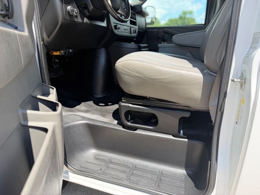 2018 Chevrolet Express Image 30