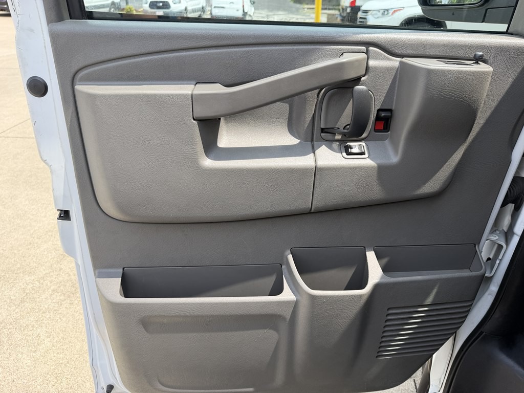 2019 Chevrolet Express Image 29