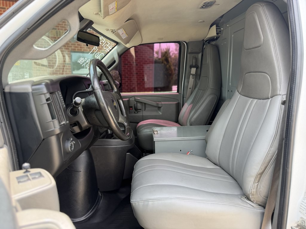 2019 Chevrolet Express Image 30