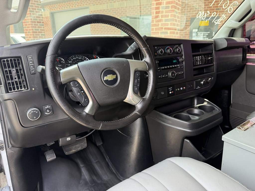 2019 Chevrolet Express Image 32