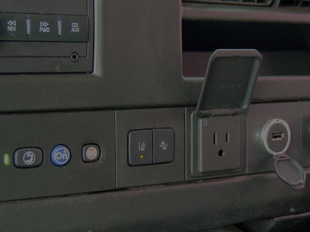 2019 Chevrolet Express Image 36
