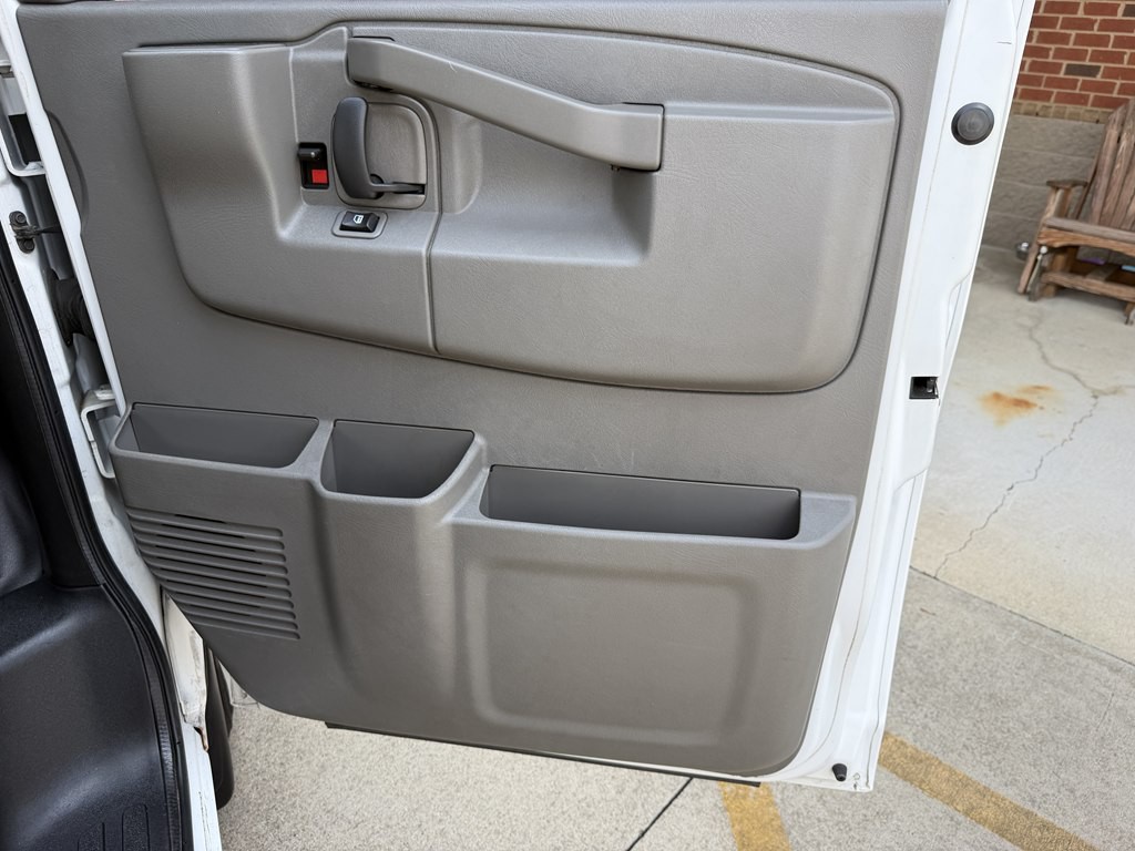 2019 Chevrolet Express Image 37