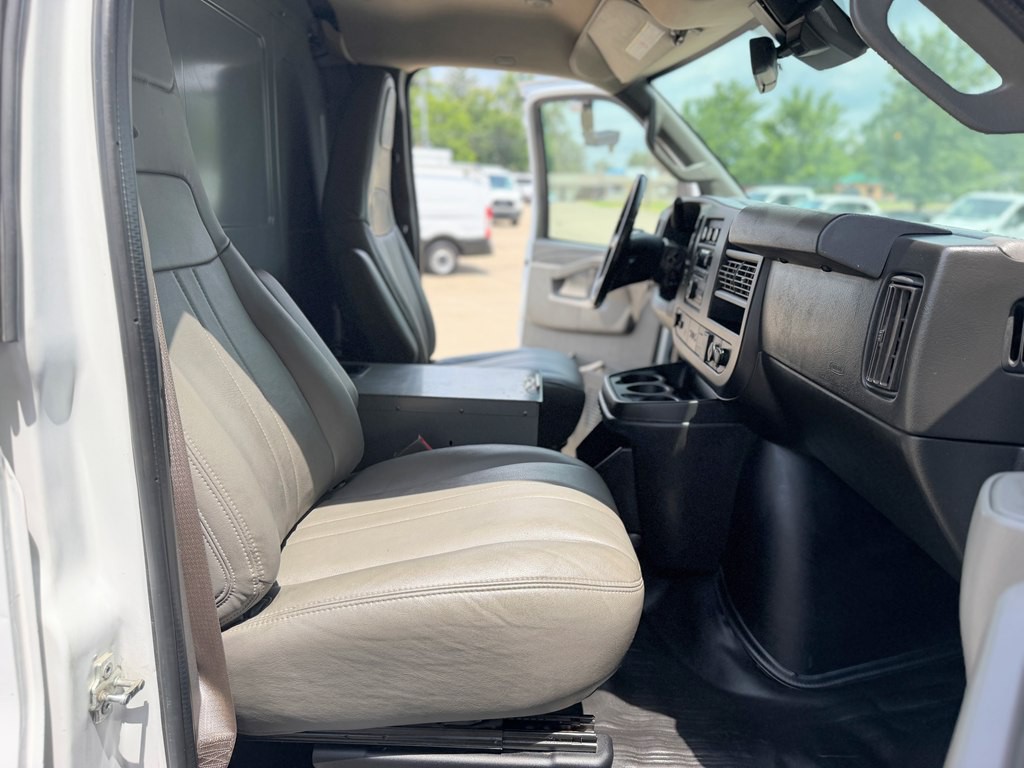 2019 Chevrolet Express Image 39